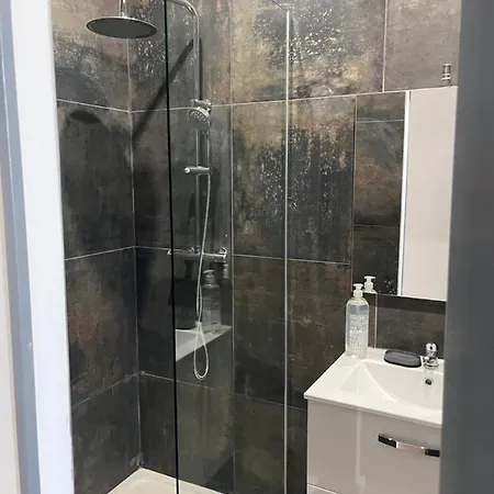 1- 3 Pieces Beziers